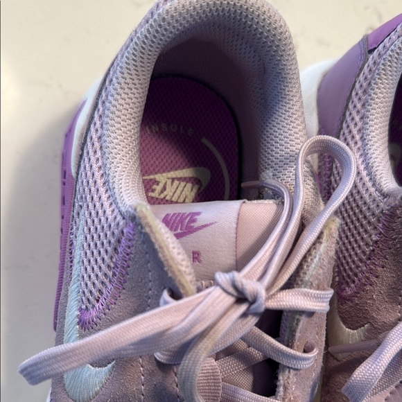 Nike Air Max Women's Sneakers - Lavender and Cream. - Picture 4 of 6